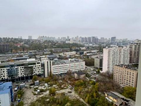 комерційна за адресою Жилянська вул., 68