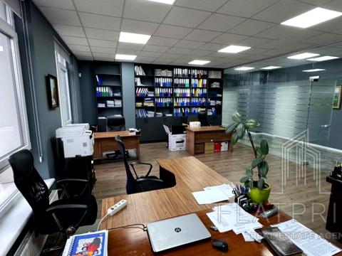 комерційна за адресою Жилянська вул., 68