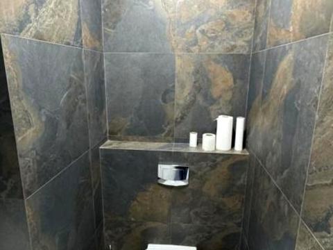 комерційна за адресою Жилянська вул., 68