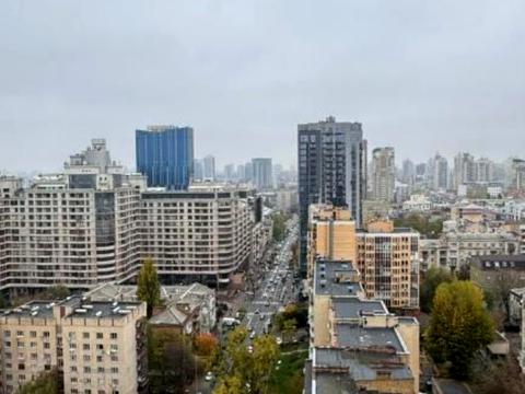 комерційна за адресою Жилянська вул., 68