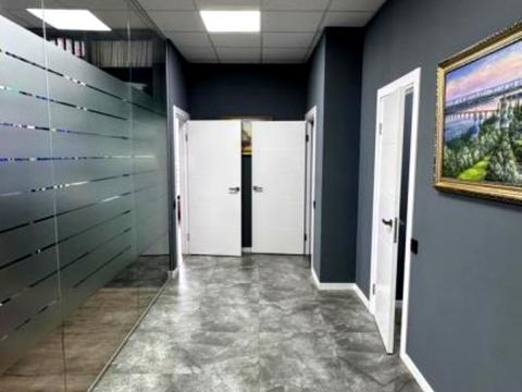 комерційна за адресою Жилянська вул., 68