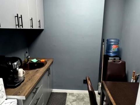 комерційна за адресою Жилянська вул., 68