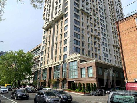 комерційна за адресою Жилянська вул., 68