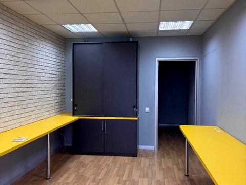 комерційна за адресою Володимира Івасюка просп. (Героїв Сталінграду), 2-Д