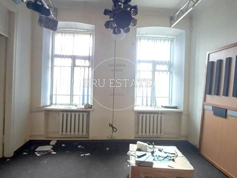 комерційна за адресою Юрківська вул., 37