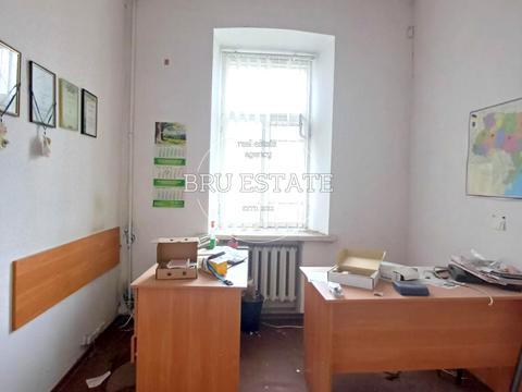 комерційна за адресою Юрківська вул., 37