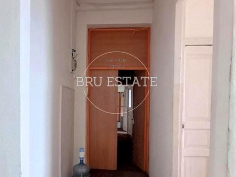 комерційна за адресою Юрківська вул., 37