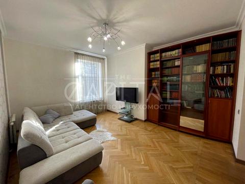 будинок за адресою смт. Козин, Київська вул.