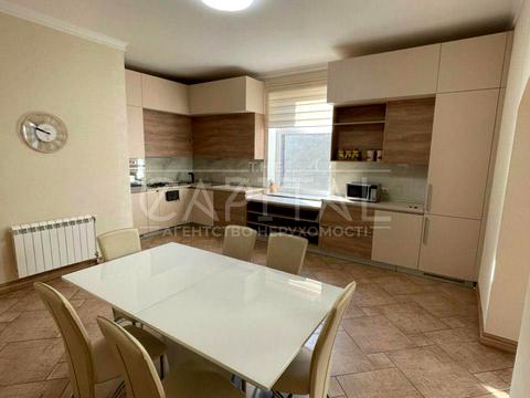 будинок за адресою смт. Козин, Київська вул.