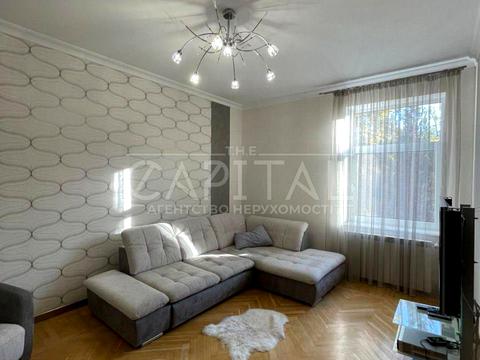 будинок за адресою смт. Козин, Київська вул.