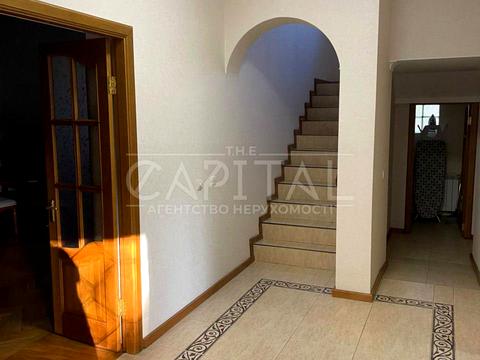 будинок за адресою смт. Козин, Київська вул.