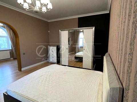 будинок за адресою смт. Козин, Київська вул.