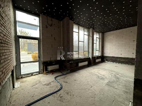 комерційна за адресою Тадея Рильського бульв., 2А