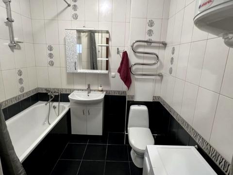 квартира за адресою Ревуцького вул., 7-В