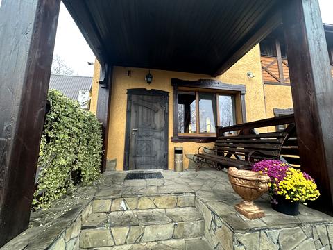 комерційна за адресою Чернишевського, 36