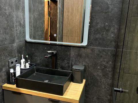 комерційна за адресою Чернишевського, 36