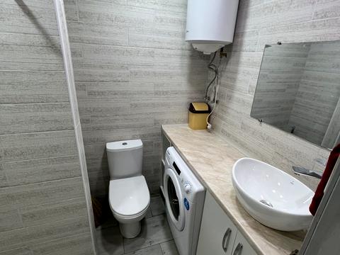 квартира за адресою Макарова вул. (Більшовицька), 1