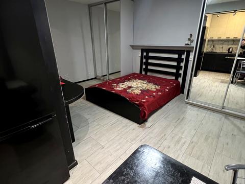 квартира за адресою Макарова вул. (Більшовицька), 1