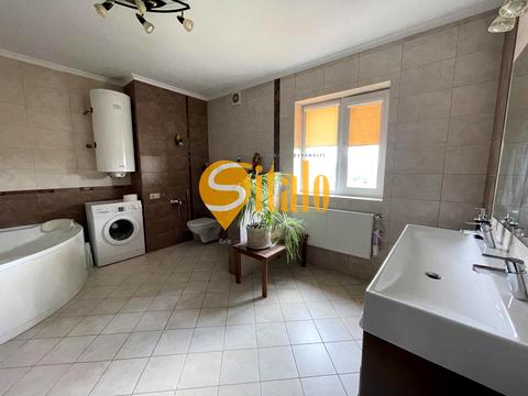 будинок за адресою Фестивальна