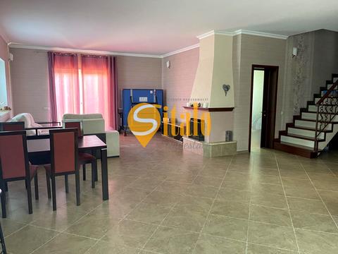 будинок за адресою Фестивальна