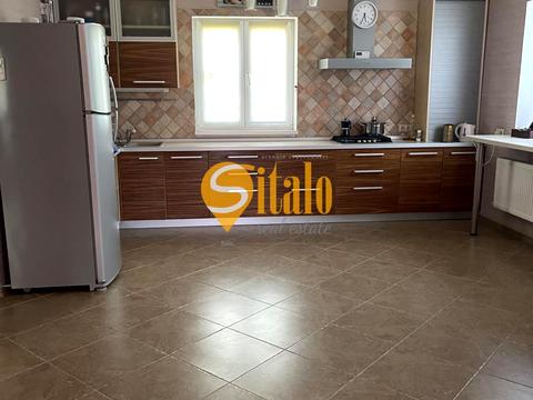 будинок за адресою Фестивальна