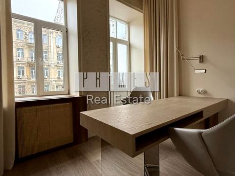 комерційна за адресою Шота Руставелі вул., 33