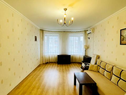 квартира за адресою Тополина вул., 16