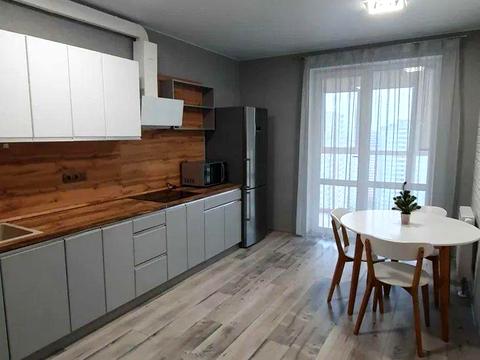 квартира за адресою Воскресенська вул., 18