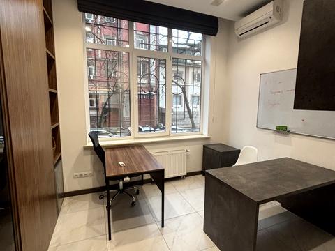 комерційна за адресою Полтавська вул., 10