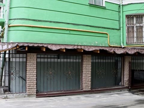 комерційна за адресою Лютеранська вул., 4