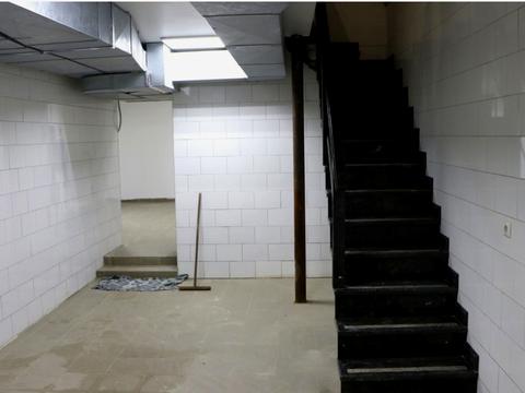 комерційна за адресою Лютеранська вул., 4