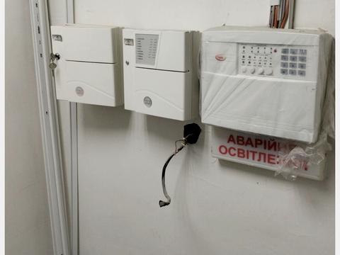 комерційна за адресою Лютеранська вул., 4