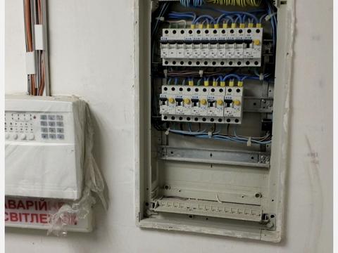 комерційна за адресою Лютеранська вул., 4