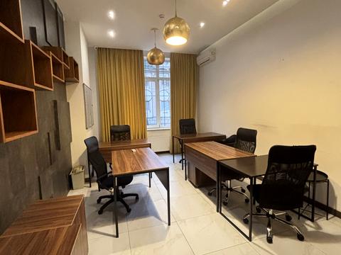 комерційна за адресою Полтавська вул., 10