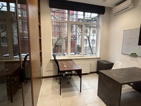 комерційна за адресою Полтавська вул., 10