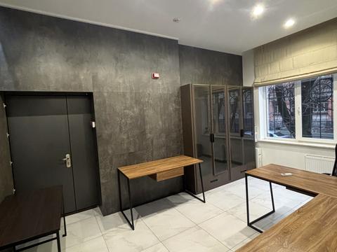 комерційна за адресою Полтавська вул., 10