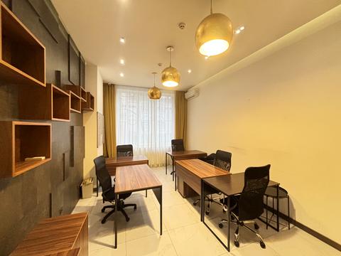 комерційна за адресою Полтавська вул., 10