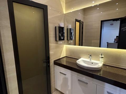 комерційна за адресою Полтавська вул., 10