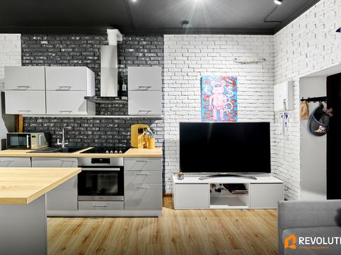 комерційна за адресою Академіка Лебедєва вул., 1