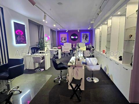 комерційна за адресою Берестейський просп. (Перемоги), 12