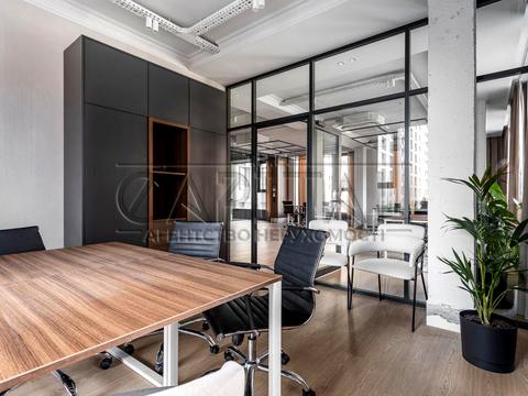 комерційна за адресою Бульварно-Кудрявська вул. (Воровського), 17