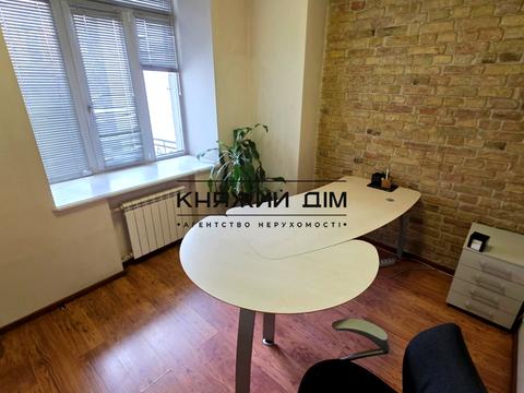 комерційна за адресою Київ, Саксаганського вул., 58