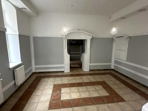 комерційна за адресою Залізнична вул., 31