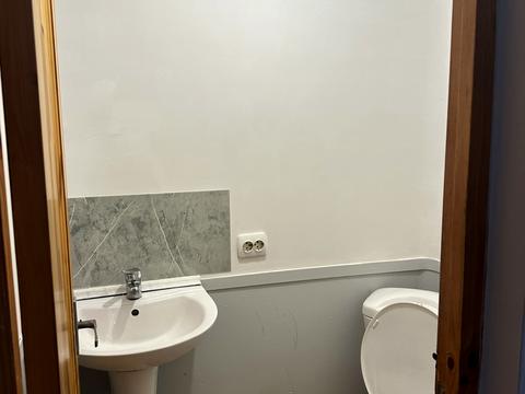 комерційна за адресою Залізнична вул., 31