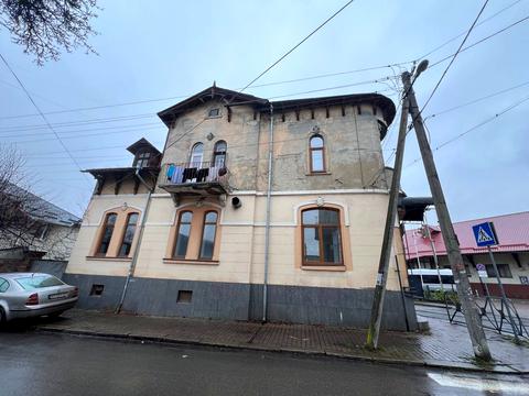 комерційна за адресою Залізнична вул., 31