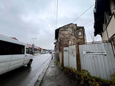 комерційна за адресою Залізнична вул., 31