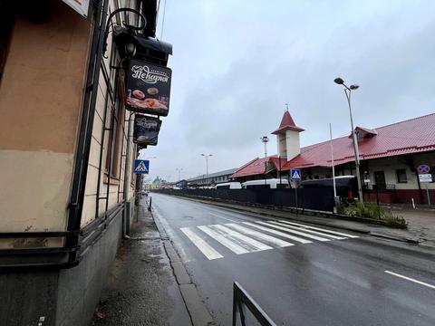 комерційна за адресою Залізнична вул., 31