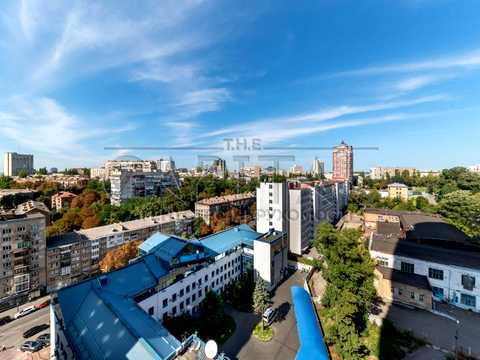 комерційна за адресою Кловський узвіз, 7