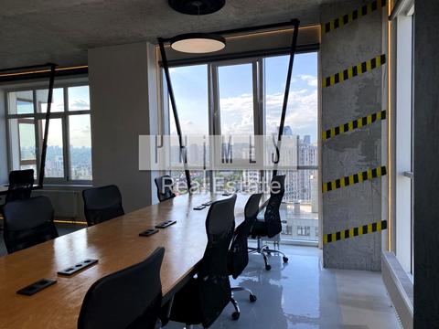 коммерческая по адресу Андрея Верхогляда ул. (Михайла Драгомирова), 15