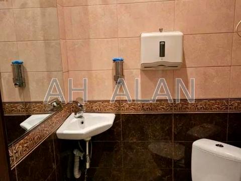 комерційна за адресою Лютеранська вул., 13